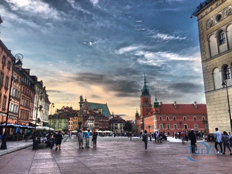 Замковая Площадь