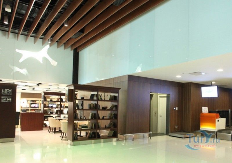 Международный аэропорт Звартноц