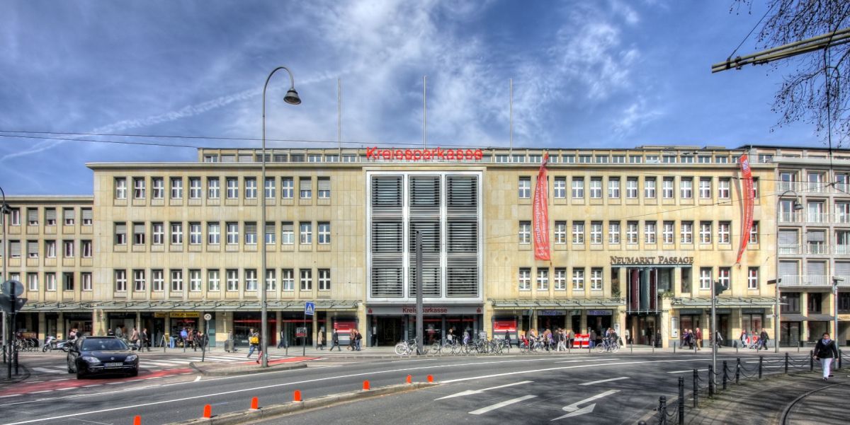 Площадь Ноймаркт в Кёльне