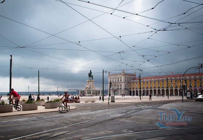 Торговая площадь (Дворцовая площадь)