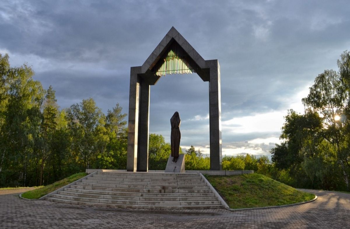 Мемориал Скорбящая мать