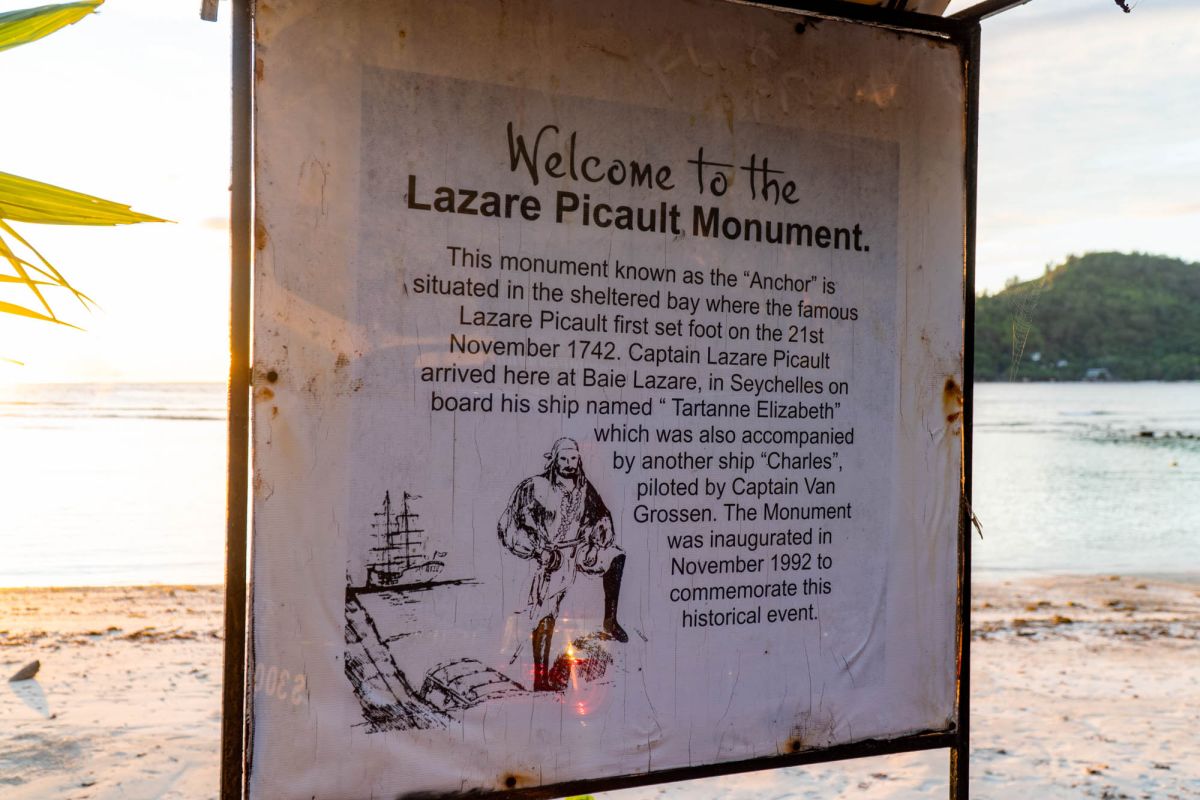 Баи Лазар Паблик Бич