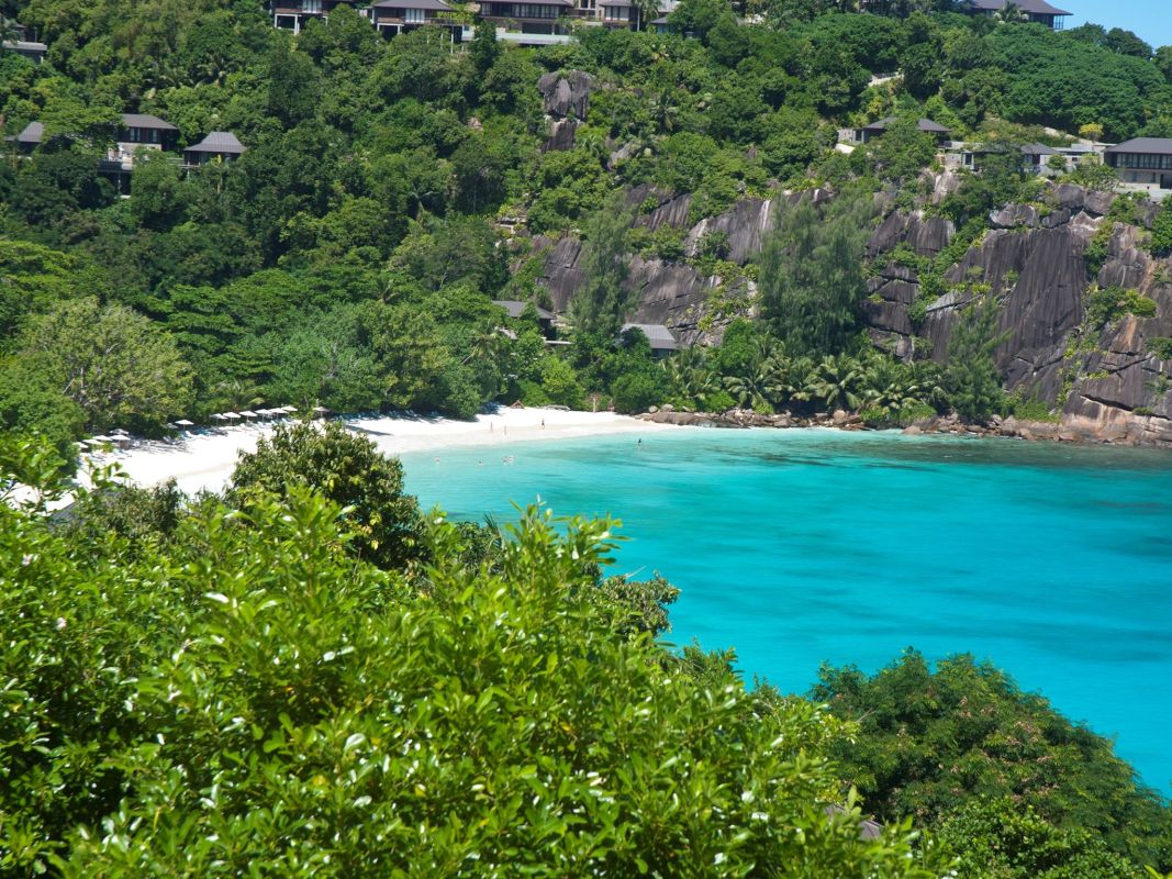 Пляж Петит Анс, Маэ