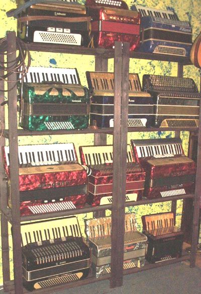 Antonius – магазин с музыкальными инструментами