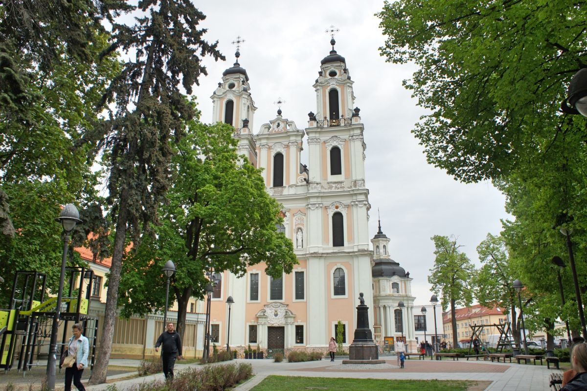 Памятник Станиславу Монюшко