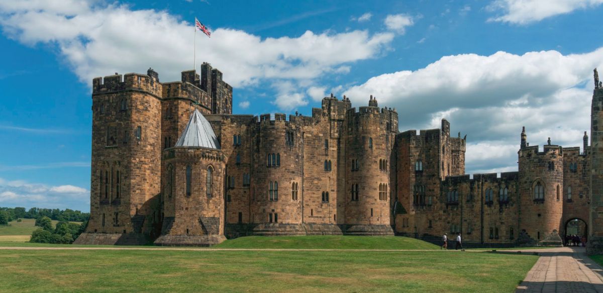 Замок Алник