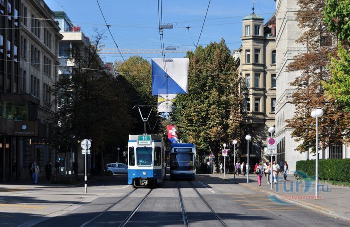 Улица Банхофштрассе в Цюрихе