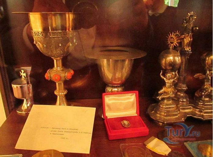 Дворец Борхов - Дворец Архиепископов Варшавских