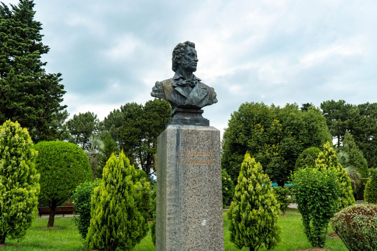Памятник Пушкину в Батуми