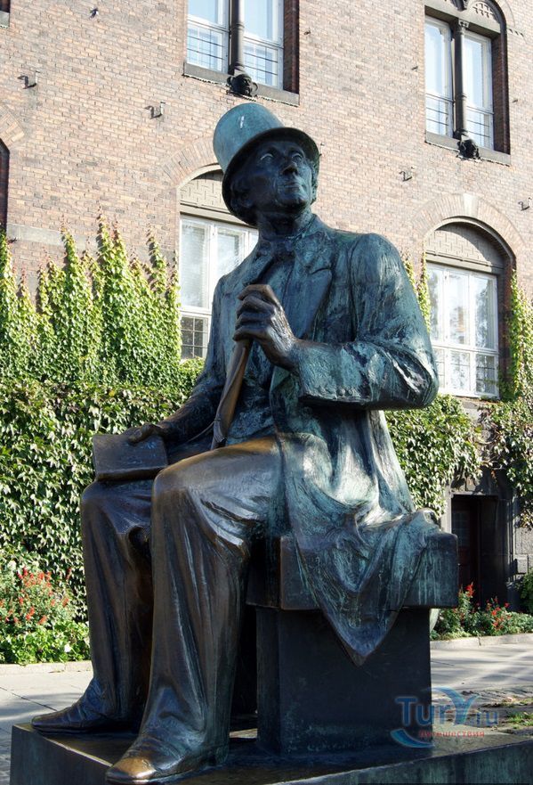 Памятник Гансу Христиану Андерсену в Копенгагене