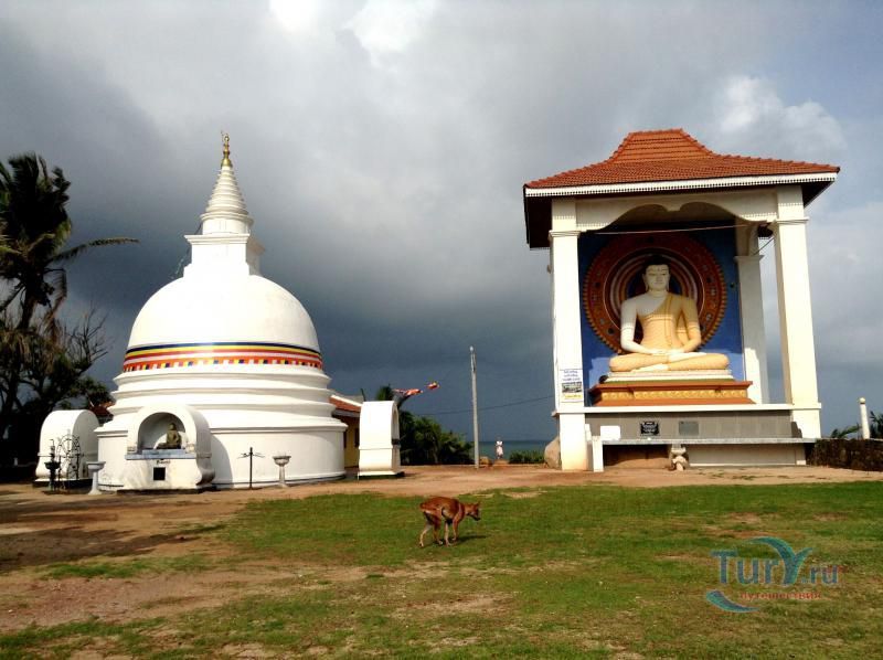 Исторический храм Девалайя в Унаватуне