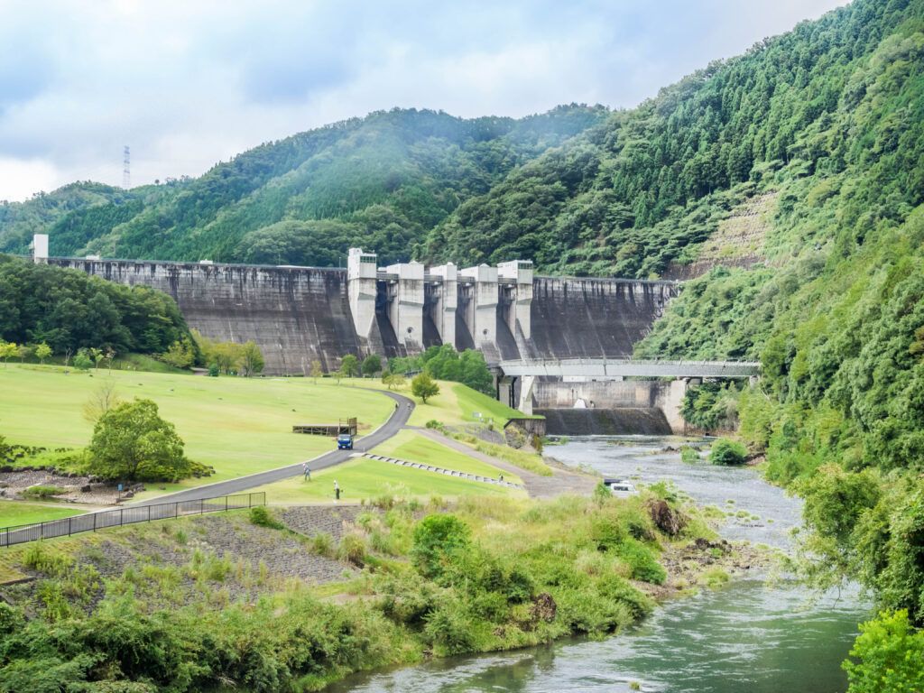 Плотина Хиёси