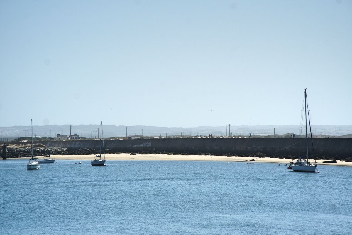 Пляж Моле Лешти