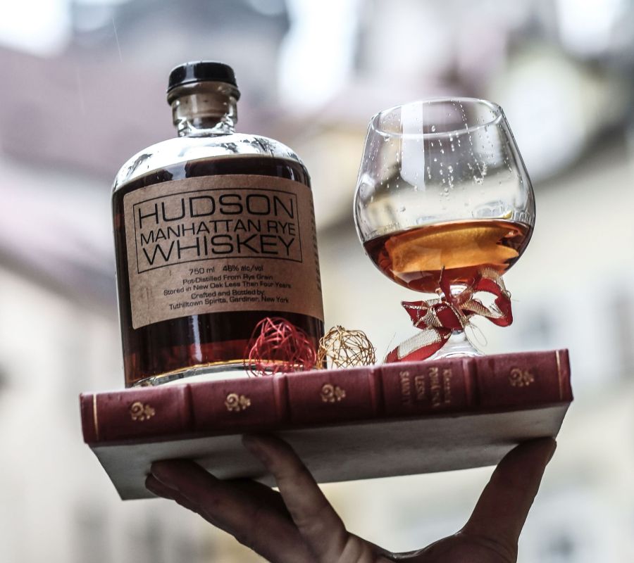 Mánesova Bar and Books