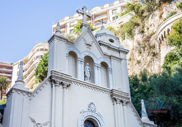 Церковь Святой Девоты