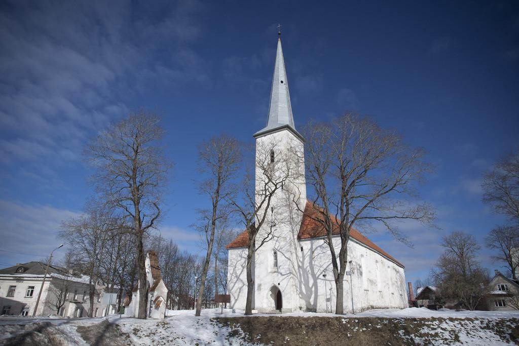 Церковь св. Михаила и музей в Йыхви